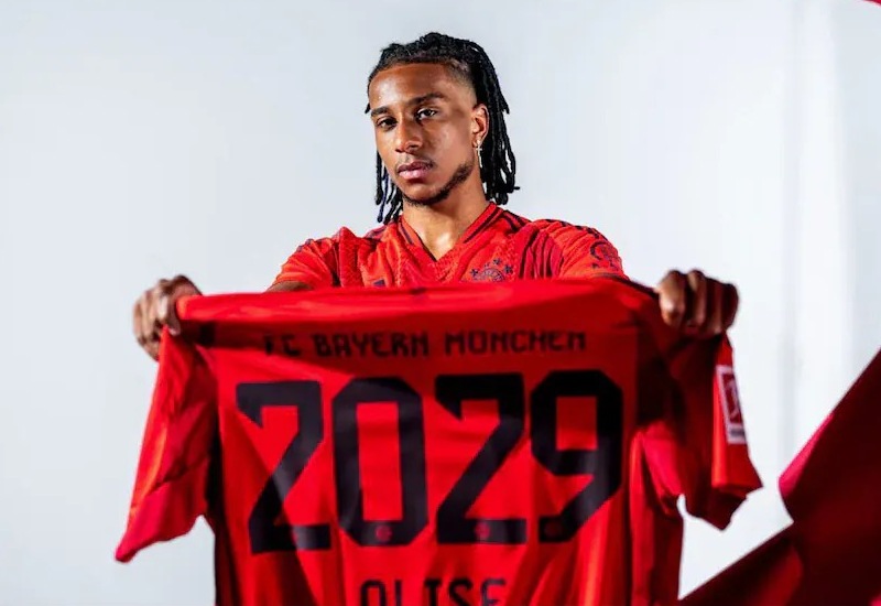 Chân sút đã gia nhập CLB Bayern vào năm 2024 với hợp đồng 5 năm