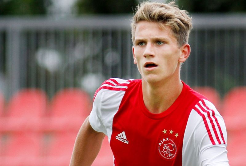 Trưởng thành từ lò đào tạo danh tiếng Ajax 